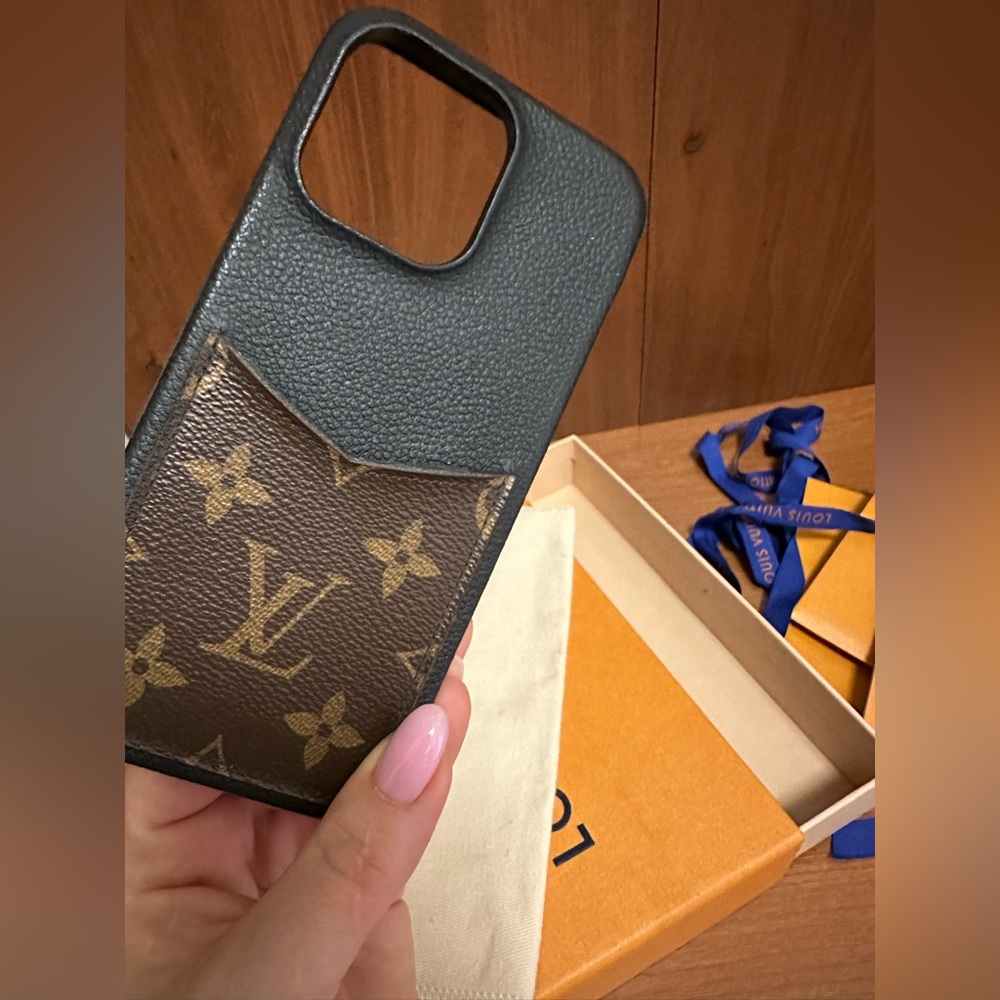 Louis Vuitton iPhone 14 Pro max case - Picture 5 of 8